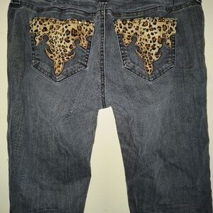 Stylish Gray Jeans with Leopard Print Pockets